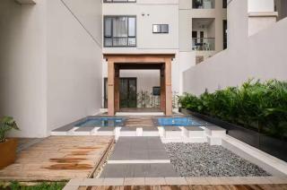 Hamilton Greenbelt Makati - 5