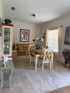 Beautiful, cozy home in a quiet neighborhood - 8