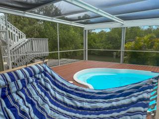 Twin Dolphins Pool, Docks, Elevator, Golf Cart - 5