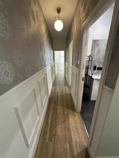 Modern 2-Bedroom Apartment - Heart of Douglas - 2