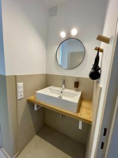 LEO Apartments - 5