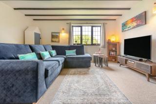 The Hide - 2 bed cottage, pool, close to beaches - 8