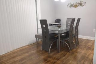 Beautiful 2-Bedroom Condo Near Universal and other Orlando Attractions, King Bed & Wi-Fi - 1