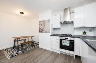 Spacious 2 BR House with Private Garden Battersea - 5