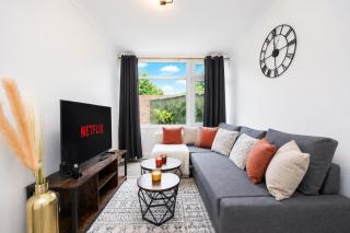 Spacious 2 BR House with Private Garden Battersea - 0
