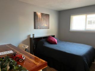 Quiet 3BR Home in Eagle - Work-Friendly & Peaceful - 3