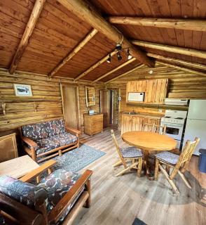 Kan-à-Mouche Pourvoirie Auberge et Chalets - 5