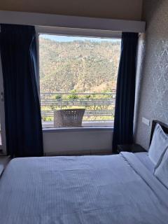 Pine Divine Cottage, Kasauli - 4