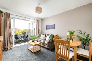NEW-Bright & Large Home-Families-Groups & Business - 0