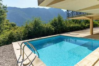 Newly refurbished 2 bd with sea views - 2