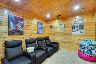 Family Cabin with Hot Tub, Theater, Game Room, Wifi, & Sauna - 6