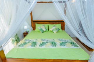 Green Retreat 2 Bedroom Hideout - 9