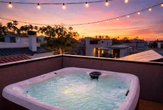 Naples Island Rooftop Hot Tub Walk to 2nd St - 0