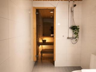 Central location with sauna, private yard & parking - 3