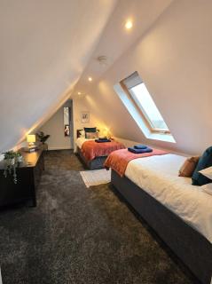 5 Bedrooms, Pool Table, Sleeps 10, Contractor Stays, Family Gatherings - Secure Free Parking - 8