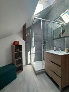Large cozy and family-friendly studio - 5