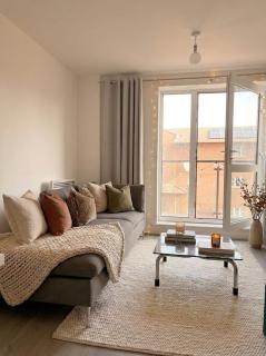Luxury Chic 1bed balcony Apartment - near Heathrow London Windsor - 0