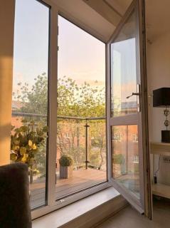Luxury Chic 1bed balcony Apartment - near Heathrow London Windsor - 8