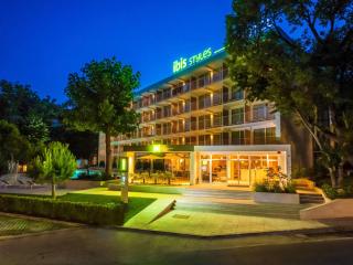 ibis Styles Golden Sands Roomer Hotel - 9