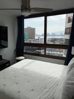 Habitación con baño privado, con una vista espectacular a la playa Cavancha - 8