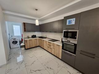 Steps Away from Sliema Promenade, Cozy Retreat - 9