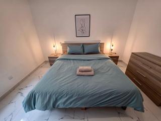 Steps Away from Sliema Promenade, Cozy Retreat - 1
