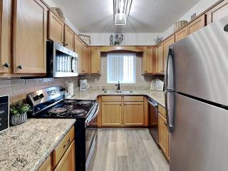 A Peaceful Retreat Whispering Pines 622 - Pigeon Forge - 3