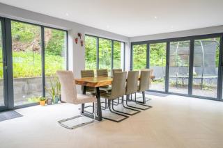 Ultra modern and stylish open plan accommodation - 7