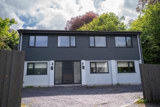 Ultra modern and stylish open plan accommodation - 2