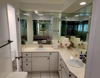 Luxury Spa Townhome with Rooftop Ocean View Jacuzzi - 3