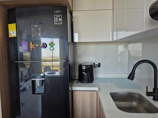 Fully Equipped Modern Apartment - 8