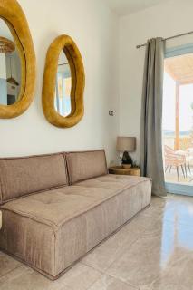 Kyma Horizon Suite w Private Jacuzzi - 9