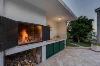 Rustic Villa Nina - Dalmatian Stone Mansion - 2