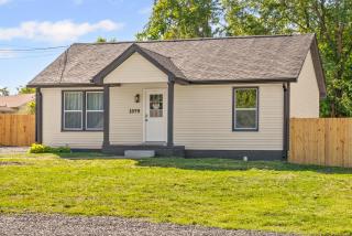 Extended Stay Near Fort Campbell - 2BR - 1579 Mary Beth Ln - 5