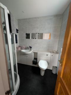 KINGHORN - Private Room, own entrance, ensuite, sunroom & Views - 4
