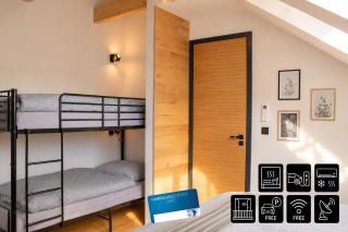 ENJOYHARRACHOV - Atraktivní slunný klimatizovaný apartmán 14 v centru se saunou, parkováním, Wifi-WLAN, SAT, herní konzolí, PC s win 10, Netflix zdarma a možností dobíjení auta s výhledem na Čertovu horu se skokanskými můstky jen 150m od lanovky - 2