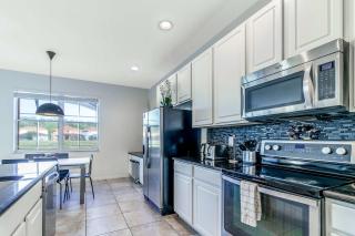 NEW Vacation Townhome Private Pool Near Disney! - 1