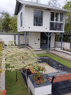 River Retreat Villa - 4