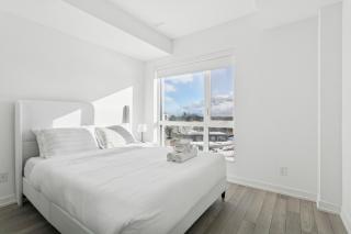 Home Richmond Hill 2 bed 2 bath Parking - 1