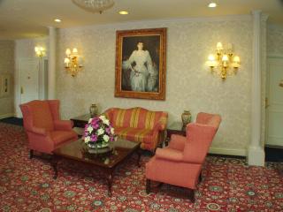 Carlyle Hotel - Campbell - 2