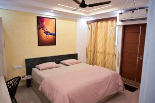 Padmalaya Luxury Temple View Stay with infant cradle - 8