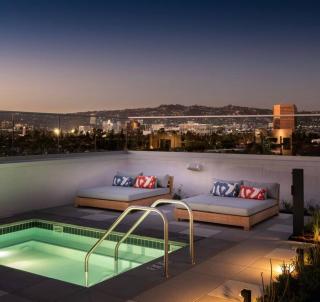 Modern 1BR LA l Workspace Pool Gym - 1