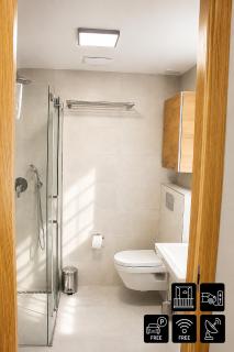 ENJOYHARRACHOV Atraktivní klidné studio 3 v centru Harrachova s parkováním, velkou terasou, Wifi-WLAN, SAT zdarma, možností dobíjení auta, výhledem do zahrady a na romantický kostelík jen 150m od lanovky - Harrachov - 2