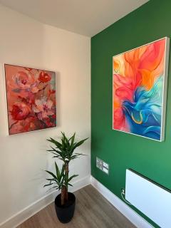 Sweety Suite, 2 Bed Deluxe Apartment In Heart Of Birmingham City Centre, Free Secure Parking, Free Wi-Fi, Netflix - 4
