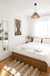 City Charm Apartment -Cozy Stay in City Center - 0