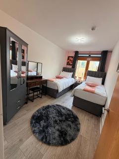 Sweety Suite, 2 Bed Deluxe Apartment In Heart Of Birmingham City Centre, Free Secure Parking, Free Wi-Fi, Netflix - 5