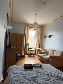 Bright Double Room in Murrayfield - 3