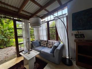 Guesthouse in tropical villa with gorgeous garden - 9