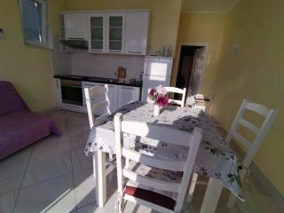 Apartments Lalić - A Beautiful One Bedroom Apartment - 2