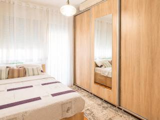Modern One-Bedroom Apartment - 10 Min to Lake - 5